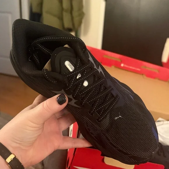 Women’s wide PUMA Velocity Nitro 4 NWT - Picture 3 of 5